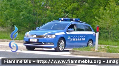 Volkswagen Passat Variant VII serie
Polizia di Stato
Polizia Stradale in servizio sulla rete autostradale SITAF
POLIZIA H7463
Parole chiave: Volkswagen Passat_Variant_VIIserie PoliziaH7463