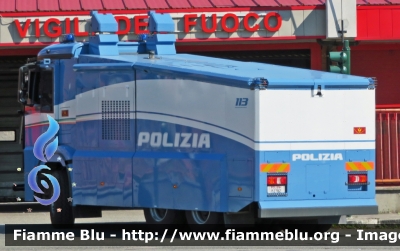 Mercedes Benz Arocs
Polizia di Stato
III Reparto Mobile di Milano
Idrante Allestimento BAI
POLIZIA M2782
Parole chiave: Mercedes Benz Arocs Reparto Mobile Idrante POLIZIA M2782