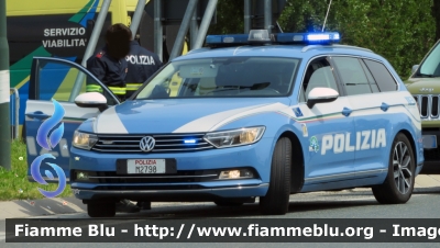 Volkswagen Passat Variant VIII serie
Polizia di Stato
Polizia Stradale in servizio sulla rete autostradale SITAF
POLIZIA M2798
- versione allestita con barra Intav Freeway -
Parole chiave: Volkswagen Passat Variant VIII serie SITAF POLIZIA M2798