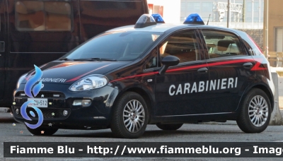 Fiat Punto VI serie
Carabinieri 
Terza Fornitura 
CC DU 512
Parole chiave: Fiat Punto VI serie Carabinieri CC DU 512