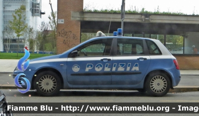 Fiat Stilo II serie
Polizia di Stato
POLIZIA F1234
- variante copricerchi -
Parole chiave: Fiat Stilo II serie Polizia di Stato POLIZIA F1234