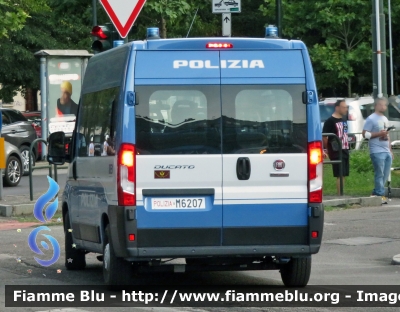 Fiat Ducato X290
Polizia di Stato
Reparto Mobile
Allestimento Elevox
POLIZIA M6207
Parole chiave: Fiat_Ducato_X290 Reparto_Mobile POLIZIA_M6207