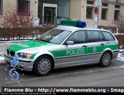 Bmw 320 Touring E46 restyle
Bundesrepublik Deutschland - Germania
Landespolizei 
Bayern - München 
Polizia territoriale della Baviera
- Monaco -


Parole chiave: Bmw 320_Touring_E46_restyle Landespolizei Bayern