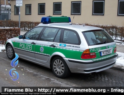 Bmw 320 Touring E46 restyle
Bundesrepublik Deutschland - Germania
Landespolizei 
Bayern - München 
Polizia territoriale della Baviera
- Monaco -


Parole chiave: Bmw 320_Touring_E46_restyle