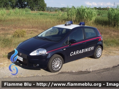 Fiat Grande Punto
Carabinieri
CC CQ 176
Parole chiave: Fiat Grande_Punto CCCQ176