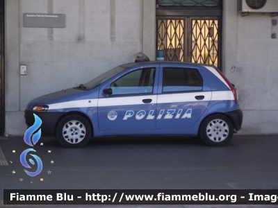 Fiat Punto II serie
Polizia di Stato
POLIZIA E6056
Parole chiave: Fiat Punto_IIserie POLIZIAE6056