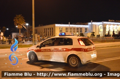 Fiat Grande Punto
11 - Polizia Municipale Viareggio
Allestita Ciabilli
POLIZIA LOCALE YA 906 AA
Parole chiave: Fiat Grande_Punto PoliziaLocaleYA906AA