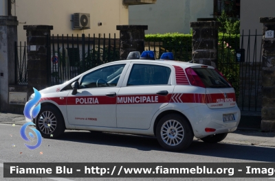 Fiat Punto VI serie
Polizia Municipale Firenze 
Allestita Focaccia
POLIZIA LOCALE YA 687 AB
CODICE AUTOMEZZO: 25
Parole chiave: Fiat Punto_VIserie