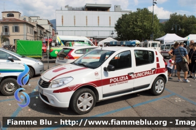 Dacia Sandero
Polizia Municipale Sesto Fiorentino 
Allestita Bertazzoni
POLIZIA LOCALE 
YA 790 AA
Parole chiave: Dacia Sandero POLIZIALOCALEYA790AA