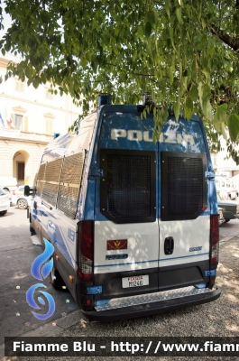 Iveco Daily VI serie
Polizia di Stato
Reparto Mobile
POLIZIA M1246
Parole chiave: Iveco Daily_VIserie POLIZIAM1246
