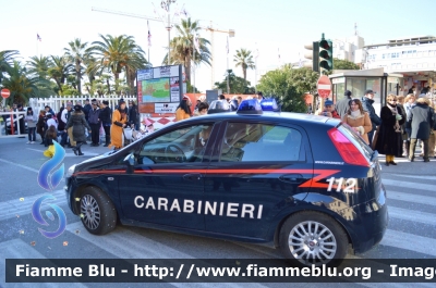Fiat Grande Punto
Carabinieri
CC CT 231
Parole chiave: Fiat Grande_Punto CCCT231 Carnevale_Viareggio_2013