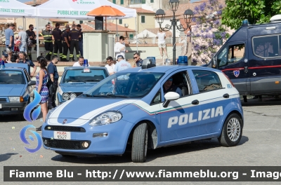 Fiat Punto VI serie
Polizia di Stato
Allestimento Nuova Carrozzeria Torinese
Decorazione grafica Artlantis
POLIZIA N5427
Parole chiave: Fiat Punto_VIserie POLIZIA_N5427