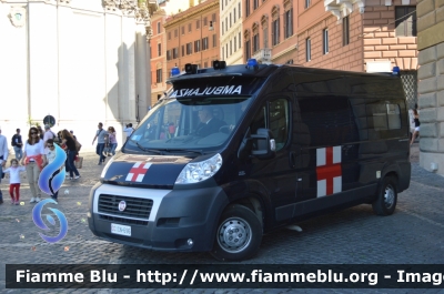 Fiat Ducato X250
Carabinieri
Corazzieri
Servizio Sanitario
Allestita Odone
CC CN 696
Parole chiave: Fiat_Ducato_X250 CCCN696 Festa_della_Republica_2014