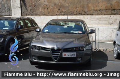 Alfa Romeo 159
Vigili del Fuoco
VF 24099
Parole chiave: Alfa_Romeo_159_VF_24099_Vigili_del_Fuoco_Festa_della_Repubblica_2014