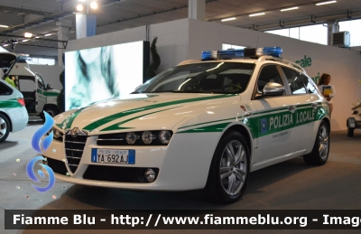 Alfa Romeo 159 Sportwagon
Polizia Locale
Comune di Bedizzole
POLIZIA LOCALE
YA 962 AJ

Esposta al REAS 2013
Parole chiave: Alfa_Romeo_159_Polizia_Locale_Bedizzole_POLIZIA_LOCALE_YA_962_AJ_REAS_2013