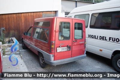 Renault Express
Vigili del Fuoco
Comando Provinciale di Roma
VF 20038
Parole chiave: Renault_Express Vigili_del_Fuoco Comando_Provinciale_Roma VF20038