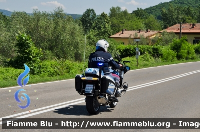 Bmw R1200RT II serie
Polizia di Stato
Polizia Stradale
POLIZIA G2666
in scorta al Giro d'Italia 2017
Parole chiave: Bmw R1200RT_IIserie POLIZIAG2666 Giro_Italia_2017