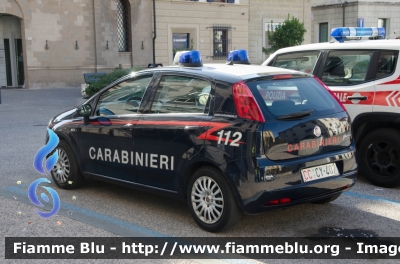 Fiat Grande Punto
Carabinieri
CC CY 407
Parole chiave: Fiat Grande_Punto CCCY407
