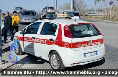Fiat Grande Punto
Polizia Municipale Collesalvetti (LI)
Allestita Ciabilli
POLIZIA LOCALE YA 293 AH
Parole chiave: Fiat Grande_Punto POLIZIA_LOCALE YA293AH