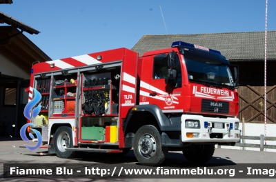 Man LE 280 B
Vigili del Fuoco
 Unione Distrettuale di Bolzano
 Corpo Volontario di Frasinetto
 Freiwillige Feuerwehr Verschneid
 VF 223 BZ 
Parole chiave: Man LE_280_B VF223BZ