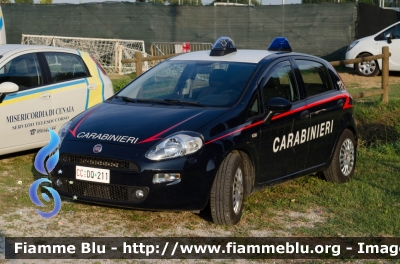 Fiat Punto VI serie
Carabinieri
CC DQ 211
Parole chiave: Fiat Punto_VIserie CCDQ211