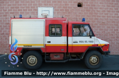 Iveco VM90
Vigili del Fuoco
Comando Provinciale di Livorno
Distaccamento di Piombino
Polisoccorso allestimento Iveco-Magirus
VF 17948
Parole chiave: Iveco_VM90 VF17948