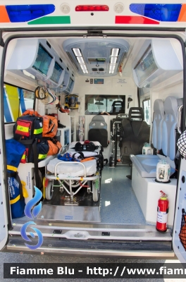 Fiat Ducato X290
Misericordia Scarperia (FI)
Allestita Nepi Ambulanze
Particolare Vano Sanitario
Parole chiave: Fiat Ducato_X290 Misericordia_Scarperia