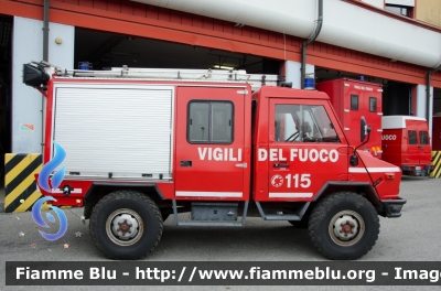 Iveco VM90
Vigili del Fuoco
 Comando Provinciale di Brescia
 Polisoccorso allestimento Baribbi
 VF 16487
Parole chiave: Iveco_VM90 VF16487