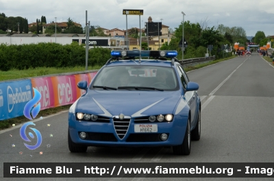 Alfa Romeo 159 Sportwagon Q4
Polizia di Stato
 Polizia Stradale
 Allestimento Marazzi
 Decorazione Grafica Artlantis
 POLIZIA H1662
 in scorta al Giro d'Italia 2019
Parole chiave: Alfa_Romeo 159_Sportwagon_Q4 POLIZIAH1662 Giro_D_Italia_2019
