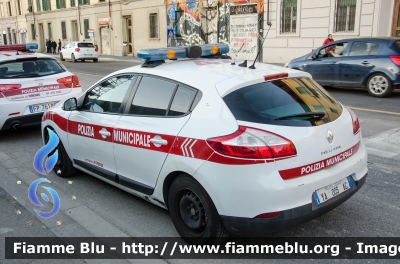 Renault Megane III serie
42 - Polizia Municipale Firenze
Allestita Focaccia
POLIZIA LOCALE YA 003 AG
Parole chiave: Renault Megane_IIIserie POLIZIALOCALE_YA003AG