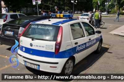 Fiat Punto III serie
Polizia Municipale
Unione Terre Verdiane (PR)
Parole chiave: Fiat Punto_IIIserie Polizia_Municipale Unione_Terre_Verdiane