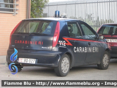 Fiat Punto II serie
Carabinieri
CC BQ 027
Autovettura in uso presso la Stazione di Quarrata fino al 2009
Parole chiave: Fiat Punto_IIserie CCBQ027