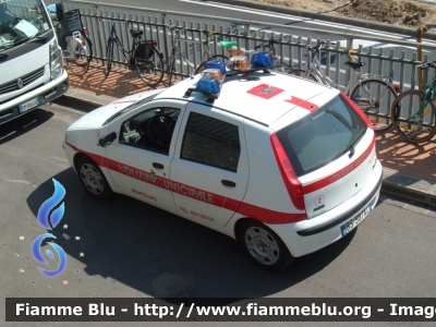 Fiat Punto II serie
Polizia Municipale Montelupo (FI)
Parole chiave: Fiat Punto_IIserie