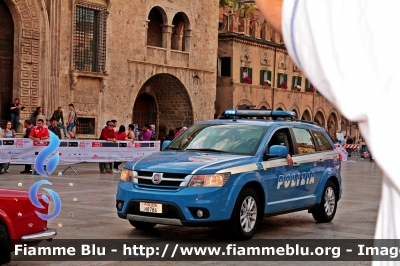 Fiat Freemont
Polizia di Stato
Polizia Stradale
POLIZIA H8784
Mille Miglia 2015
Parole chiave: Fiat Freemont POLIZIA_H8784 1000_miglia_2015