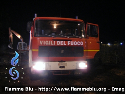 Fiat Iveco 160NC
Vigili del Fuoco
Comando Provinciale di Ascoli Piceno
AutoBottePompa allestimento Baribbi
VF 14217
Parole chiave: Fiat Iveco 160NC VF14217