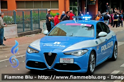 Alfa Romeo Nuova Giulia Q4
Polizia di Stato
Polizia Stradale
POLIZIA M2700
In scorta al Giro d'Italia 2018
Parole chiave: Alfa-Romeo Nuova_Giulia_Q4 POLIZIAM2700 Giro_d_Italia_2018