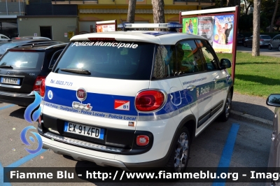 Fiat 500L Trekking
Polizia Municipale
Piacenza
Allestimento Elevox
Parole chiave: Fiat 500L_Trekking Le_Giornate_della_Polizia_Locale_2018