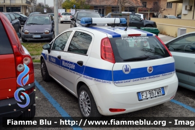 Fiat Punto VI serie
Polizia Municipale
Comune di Bellaria-Igea Marina (RN)
Parole chiave: Fiat Punto_VIserie