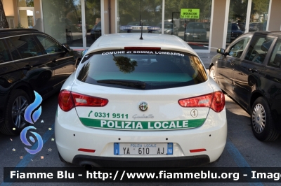 Alfa Romeo Nuova Giulietta
Polizia Locale
Comune di Somma Lombardo (VA)
POLIZIA LOCALE YA 610 AJ
Parole chiave: Alfa_Romeo Nuova_Giulietta POLIZIALOCALEYA610AJ Le_Giornate_della_Polizia_Locale_2017