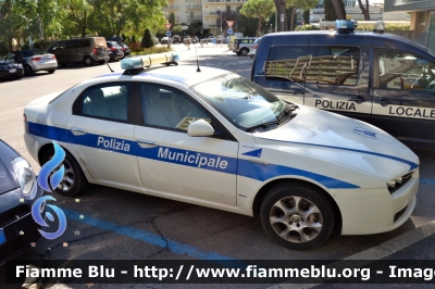 Alfa Romeo 159
Polizia Municipale
Comune di Misano Adriatico (RN)
Allestimento Focaccia
Parole chiave: Alfa_Romeo 159 Le_Giornate_della_Polizia_Locale_2017
