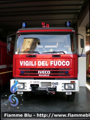 Iveco EuroFire 150E27 I serie
Vigili del Fuoco
Comando Provinciale di Rimini
Autopompaserbatoio allestimento Iveco-Magirus
VF 18592
Parole chiave: Iveco EuroFire_150E27_Iserie VF18592