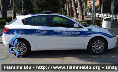 Alfa Romeo Nuova Giulietta Restyle
Polizia Municipale
Riccione (RN)
Allestimento Focaccia Group
POLIZIA LOCALE YA 198 AG
Parole chiave: Alfa_Romeo Nuova_Giulietta_Restyle POLIZIALOCALEYA198AG Le_Giornate_della_Polizia_Locale_2018