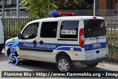 Fiat Doblò II serie
Polizia Municipale
Comuni Modenesi Area Nord
Parole chiave: Fiat Doblò_IIserie Le_Giornate_della_Polizia_Locale_2018