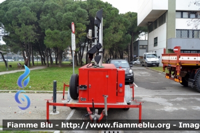Carrello Fotoelettrica
Vigili del Fuoco
Comando Provinciale di Rimini
VF R 3172
Parole chiave: Carrello Fotoelettrica VFR3172 Befana_2018