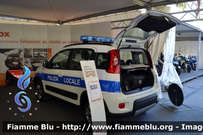 Fiat Nuova Panda 4x4 II serie
Veicolo dimostrativo Elevox
-In esposizione a "Le Giornate della Polizia Locale 2017"-
Parole chiave: Fiat Nuova_Panda_4x4_IIserie Le_Giornate_della_Polizia_Locale_2017