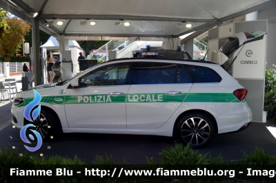 Fiat Nuova Tipo Station Wagon
Veicolo dimostrativo Ciabilli
-In esposizione a "Le Giornate della Polizia Locale 2017"-
Parole chiave: Fiat Nuova_Tipo_Station_Wagon Le_Giornate_della_Polizia_Locale_2017