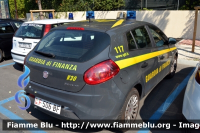 Fiat Nuova Bravo
Guardia di Finanza
GdiF 506 BF
Parole chiave: Fiat Nuova_Bravo GdiF506BF Le_Giornate_della_Polizia_Locale_2018