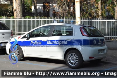 Fiat Punto EVO
Polizia Municipale
Rimini
POLIZIA LOCALE YA 344 AK
Parole chiave: Fiat Punto_EVO POLIZIALOCALEYA344AK Le_Giornate_della_Polizia_Locale_2019