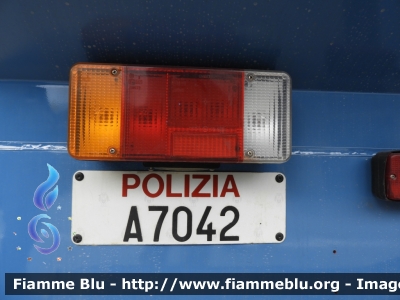 Iveco 190-30 4x4
Polizia di Stato
VI Reparto Mobile Genova
Allestimento Nuova Ma.Na.Ro.
POLIZIA A7042
Parole chiave: Iveco/190-30_4x4/POLIZIAA7042