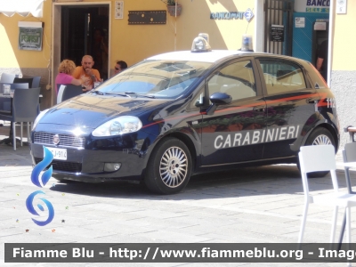 Fiat Grande Punto
Carabinieri
CC CJ 914
Parole chiave: Fiat Grande_Punto CCCJ914